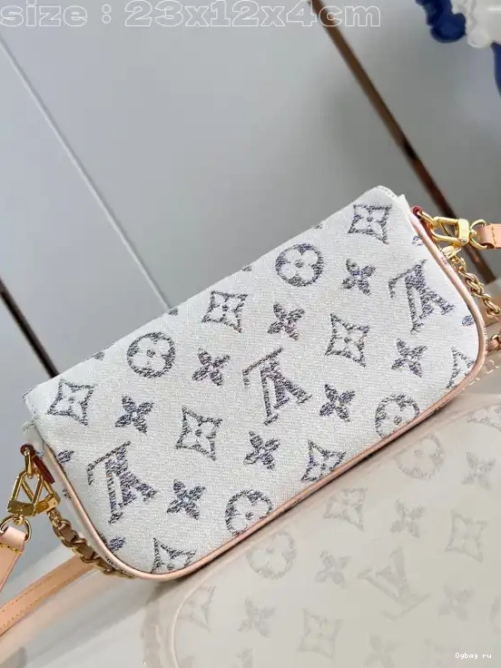 on VUITTON LOUIS Wallet Ivy-23.5*12*4.3cm Chain 0703